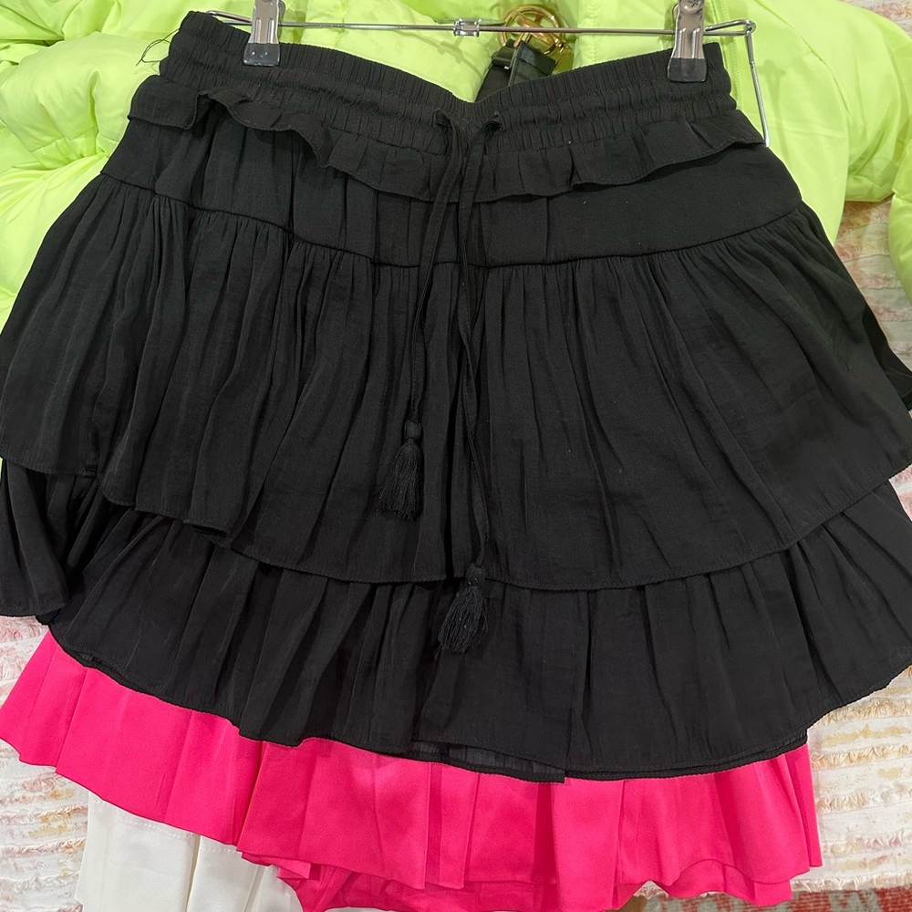 Black skort